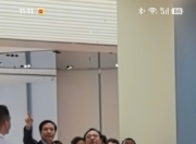 曝王传福参观小米汽车工厂，雷军接待